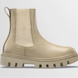 Koio Chelsea boot sandalwood